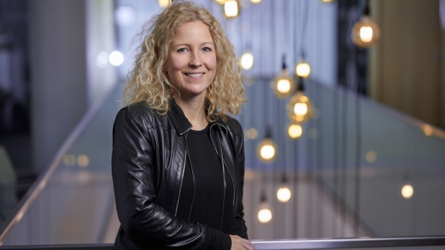 "Aus dem Einkaufsprozess wird ein 360-Grad-Shopping-Erlebnis" - Caroline Schmitt ist seit Januar 2022 Chief Marketing Officer (CMO) der Douglas Group - Quelle: Douglas